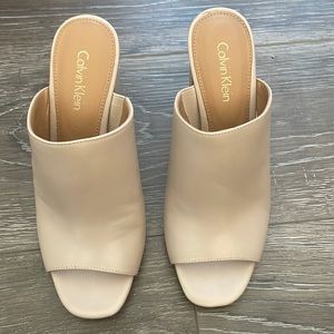 Calvin Klein taupe mule, 3.5 inch heel, size 6 - LIKE NEW